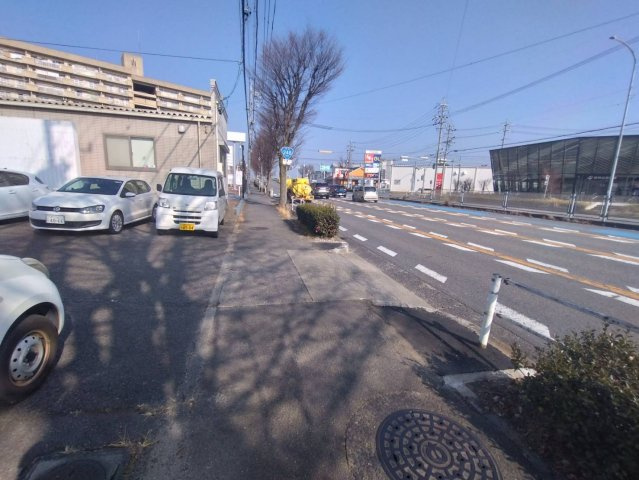 上六名1丁目倉庫付事務所の駐車場