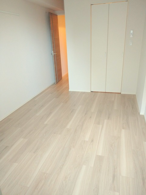 ハイツ桜丘の居間・リビング|★明るいフローリングのお部屋です★
