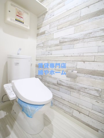 フジパレス長居西Ⅲ番館のトイレ|落ち着いた色調のトイレです
