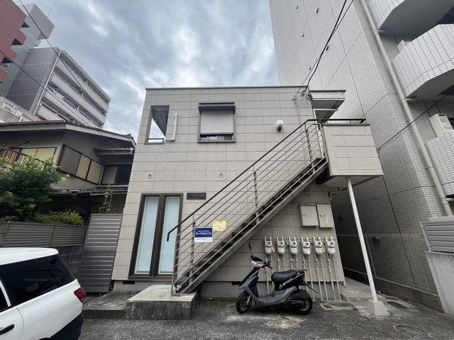 フラット白妙のエントランス