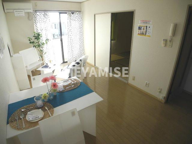 ヴァンベール富の原の居間・リビング|※室内画像は別号室のもの