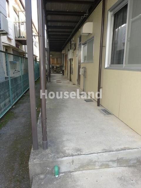 ホワイトハイツミサキⅡのエントランス|別部屋の写真