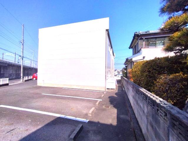 江口2丁目倉庫付貸事務所の駐車場