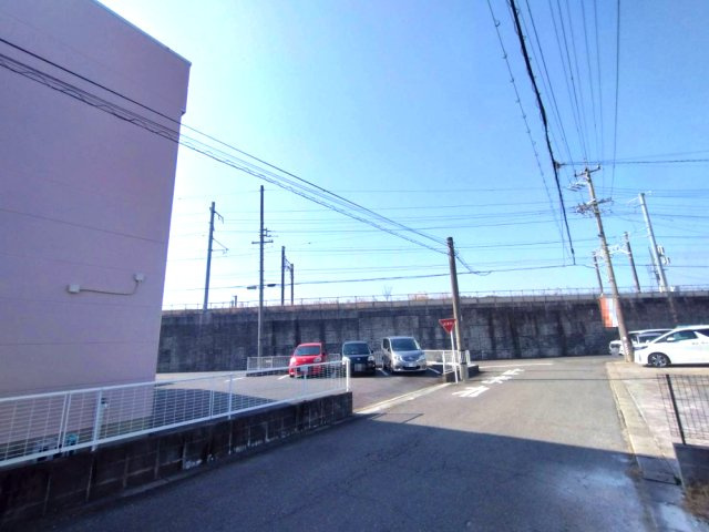 江口2丁目倉庫付貸事務所の駐車場