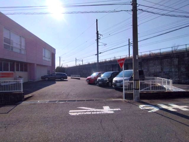 江口2丁目倉庫付貸事務所の駐車場