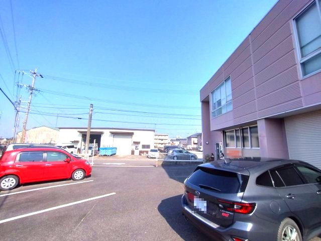 江口2丁目倉庫付貸事務所の駐車場