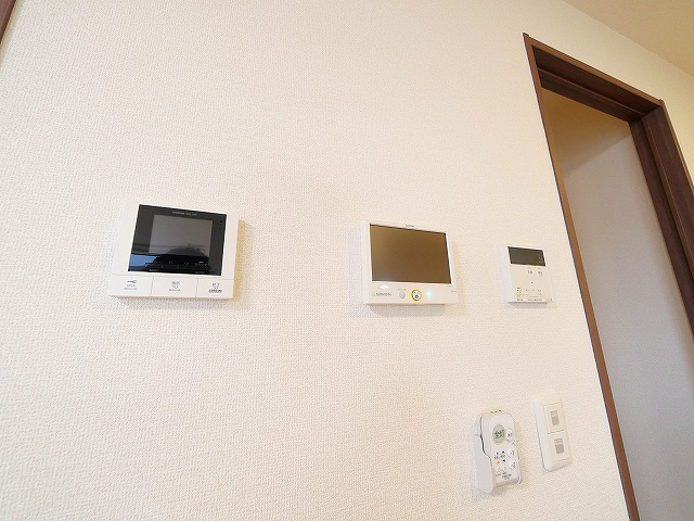 ジューンベリーガーデンのセキュリティ|モニター付きインターホン完備