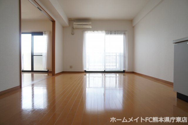 上益城郡嘉島町大字上仲間の賃貸マンションの内装
