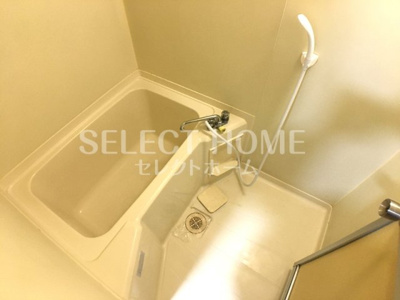 【浴室】 | ファミール高畑 | 落ち着いた空間のお風呂です