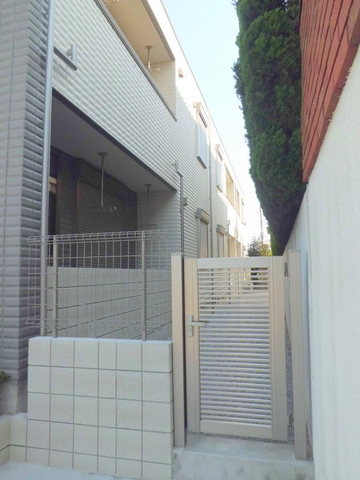 グランソレーユ丸山台のエントランス