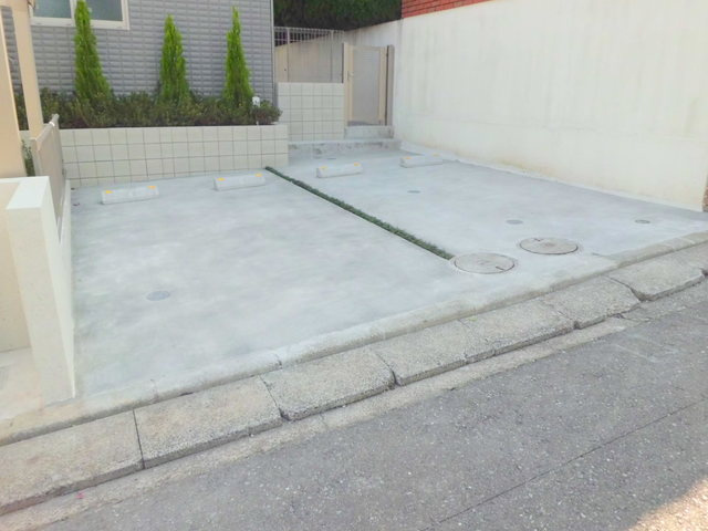 グランソレーユ丸山台の駐車場