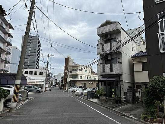 【前面道路含む現地写真】