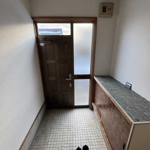 登別市登別本町1丁目16-5戸建の玄関