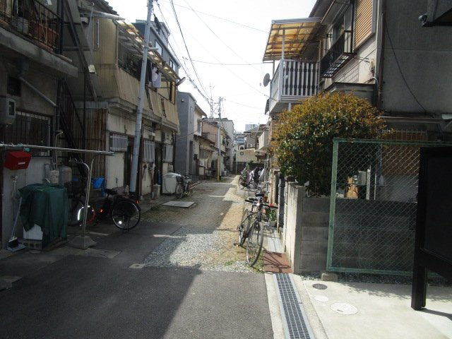 豊中市稲津町３丁目の一棟マンションの周辺