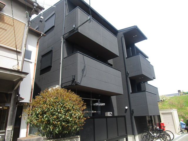 豊中市稲津町３丁目の一棟マンションの外観