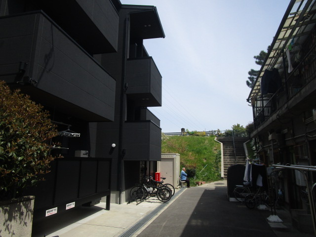 豊中市稲津町３丁目の一棟マンションの周辺