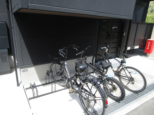 豊中市稲津町３丁目の一棟マンションの駐輪場