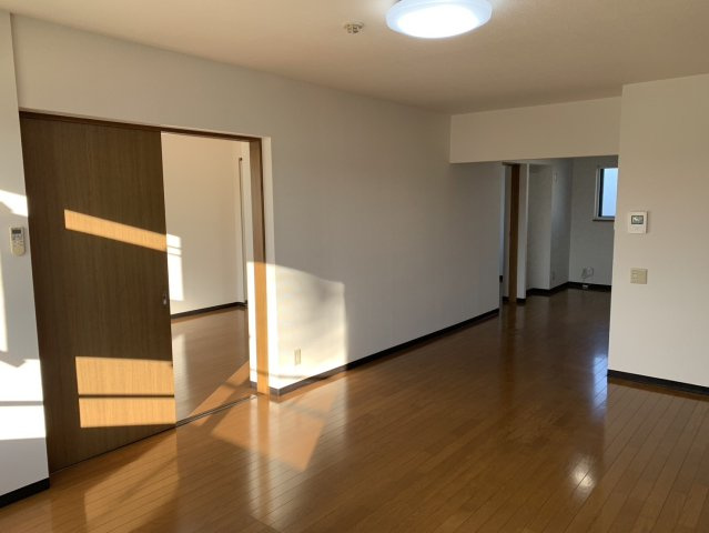 グランデュールみなみ野の居間・リビング