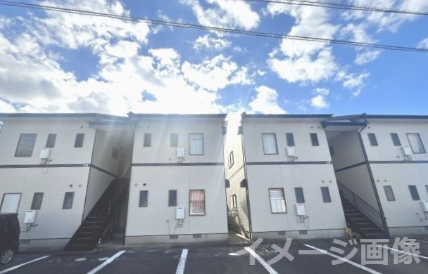 唐津市浜玉町横田上のアパートの外観