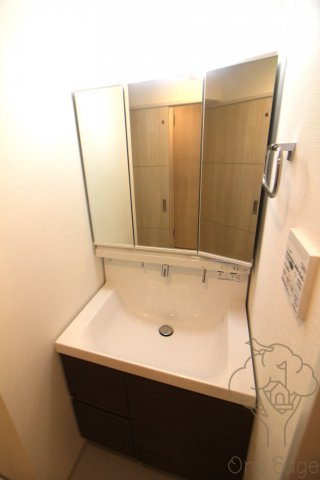 REXIA Shin Umeda DUOの独立洗面台
