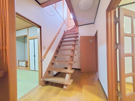 鹿ノ台北１丁目戸建賃貸の玄関