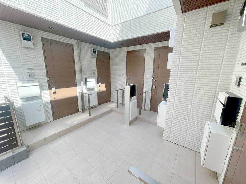 Cellar　桜新町のエントランス