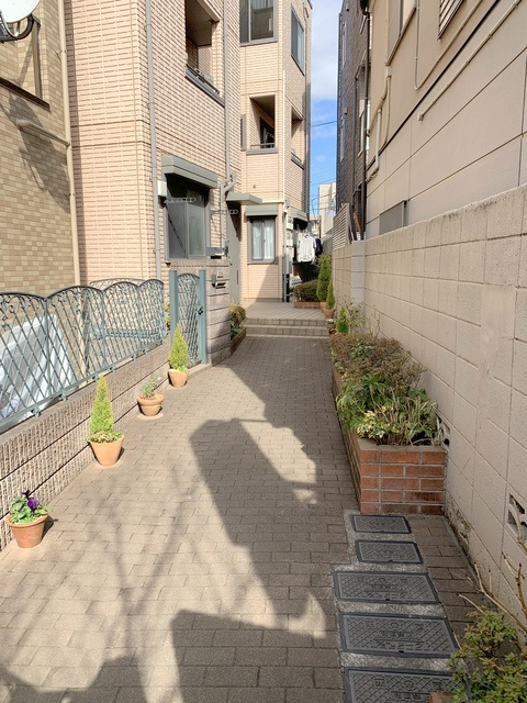 リズンのエントランス|エントランス