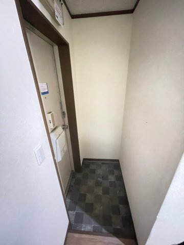 プルミエ駒沢Ａの玄関