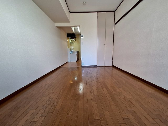 プルミエ駒沢Ａの居間・リビング
