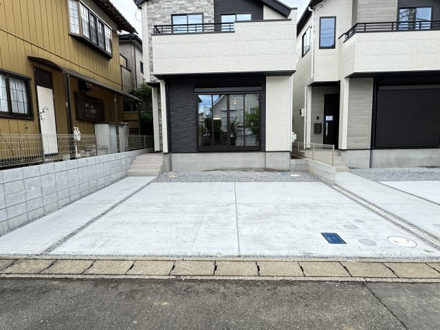 松戸市二十世紀が丘萩町新築戸建【柿ノ木台小学校：5分】の駐車場|4号棟駐車スペース・並列2台駐車可