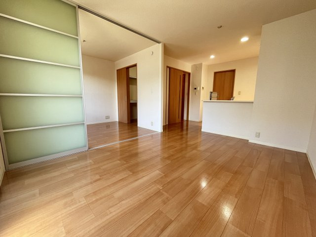 グランエスポワールAの居間・リビング