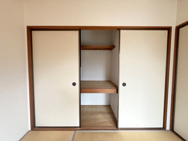 冬築タウン・パートⅡF棟の収納