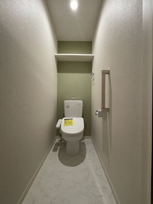 【トイレ】 | 六実４丁目戸建て貸家 | ３階トイレ