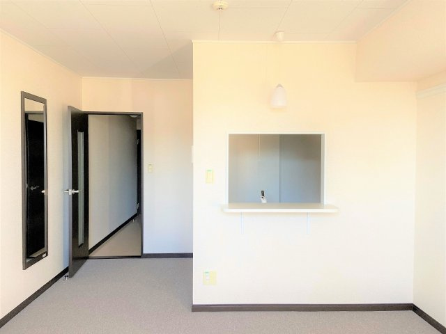 レオネクスト第３ベルプラッツの居間・リビング|こちらのリビングで趣味の時間をお楽しみください