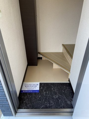 レオネクスト第３ベルプラッツの玄関|明るい玄関です