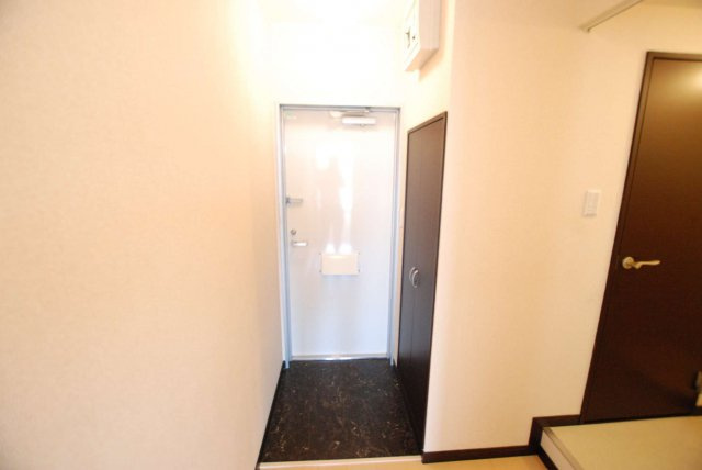 レオネクスト希望の玄関|同タイプ写真の為、現況優先。