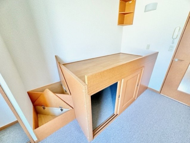 レオパレスグリーンヒル古宮の寝室|開放的な寝室です