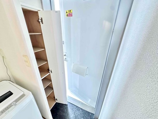 レオパレスバロンⅠの玄関|ゆったりとした玄関です