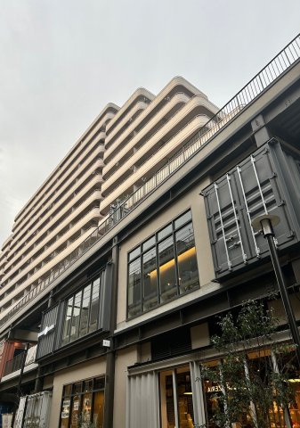 下北沢ハイタウンA棟の外観