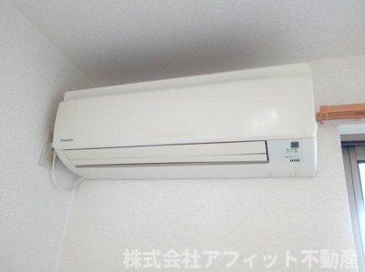 【設備】 | ベルリード | エアコン　※左右反転イメージ