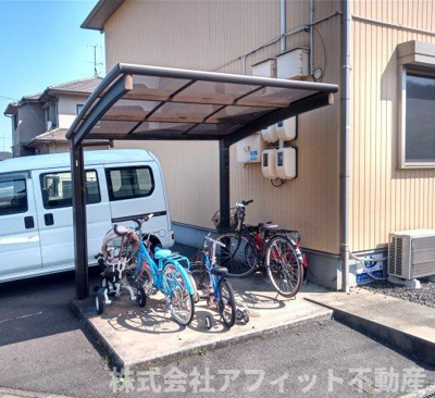 【その他共用部分】 | ベルリード | 屋根付き駐輪場