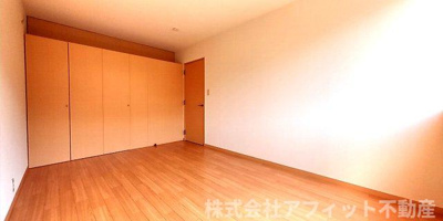 【寝室】 | ベルリード | 洋室6.7帖　※左右反転イメージ