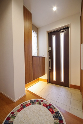 【玄関】 | 那須塩原市東三島5丁目　2980万円　中古住宅