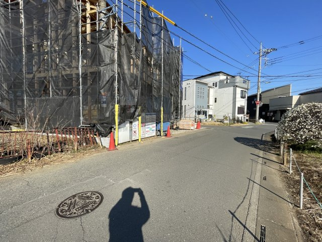 【仲介手数料無料】所沢市久米３期２号棟　所沢市の新築住宅なら西武ハウジングの前面道路含む現地写真