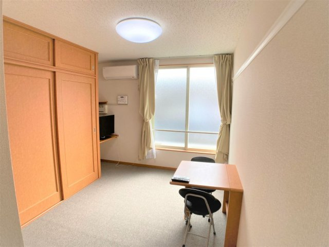 【居間・リビング】 | 設備・仕様は号室により異なる為、現況を優先致します。
