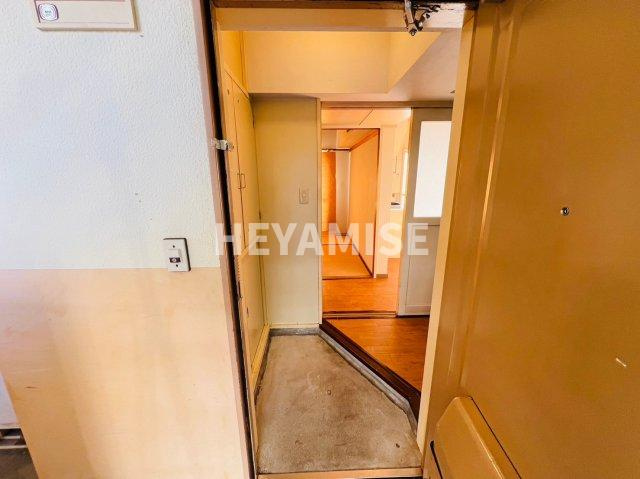 ビレッジハウス矢上1号棟の玄関