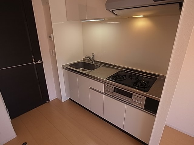 神戸市長田区大塚町９丁目のアパートのキッチン|システムキッチン（ガス3口）