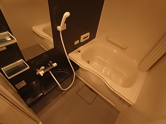 神戸市長田区大塚町９丁目のアパートの浴室|追い焚き機能付き