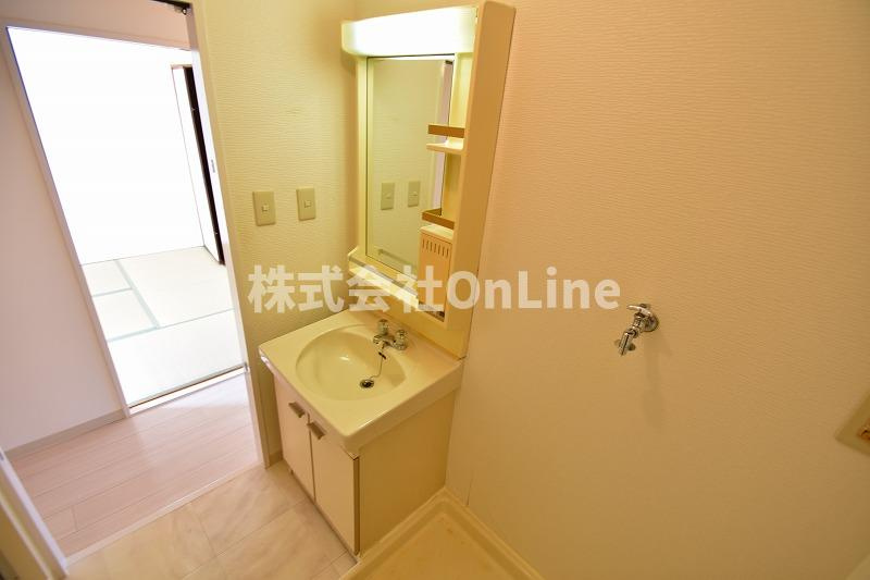 東大阪市荒本新町の賃貸マンションの独立洗面台