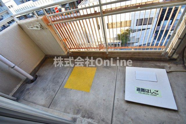 東大阪市荒本新町の賃貸マンションのバルコニー